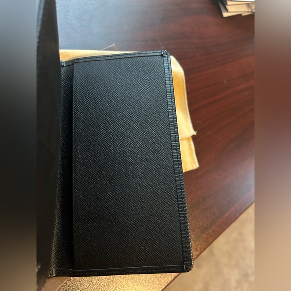 FULL INCLUSION - Authentic Louis Vuitton Black Epi Leather Pocket Agenda Cover - Picture 9 of 14
